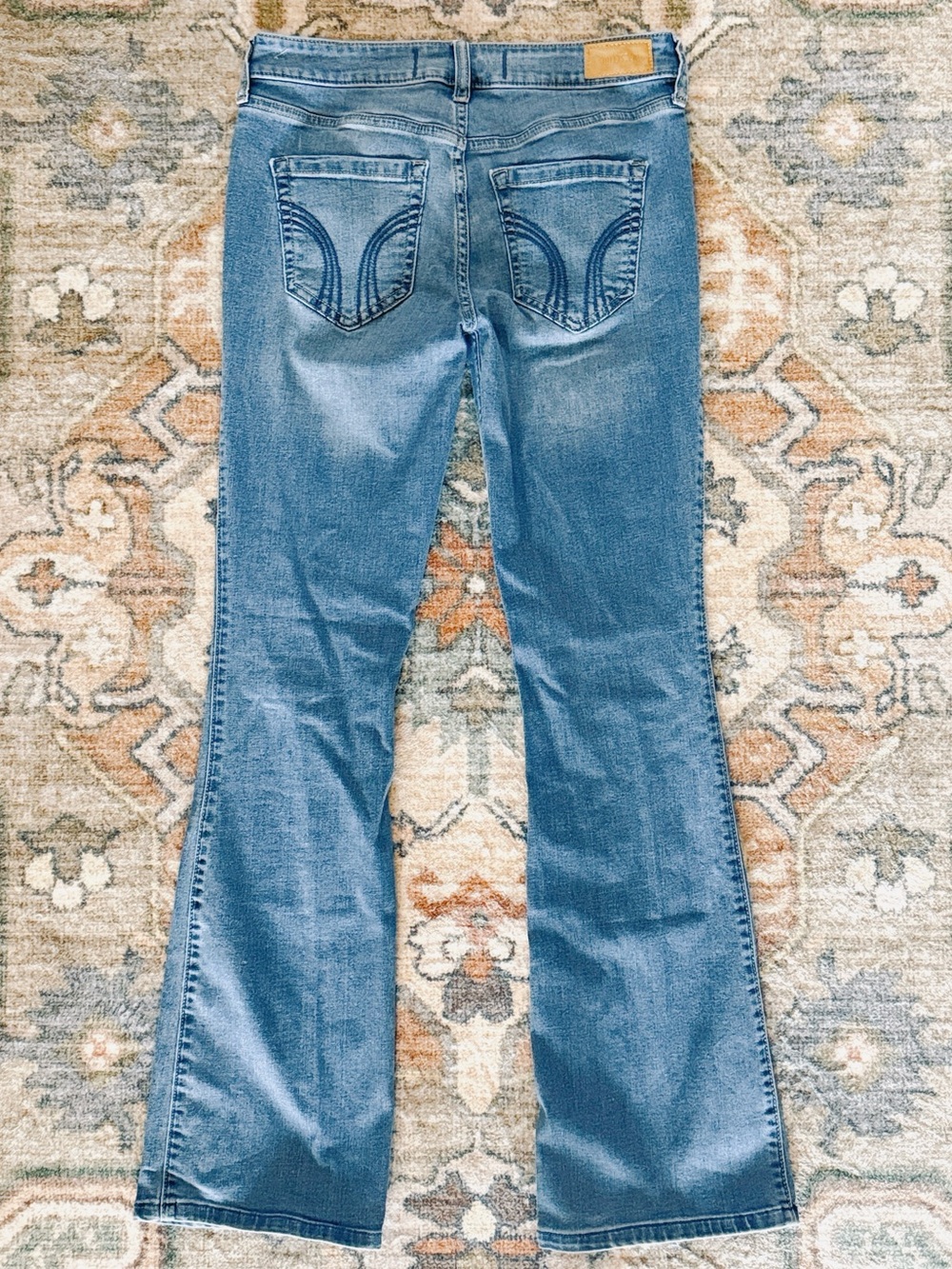 Hollister Low-Rise Boot Jeans Size 4R - Picture 7 of 8